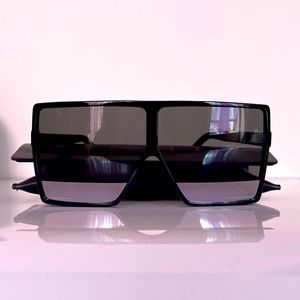 ⚡️YSL SHIELD SHADES ⚡️